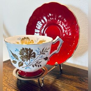 Aynsley Bone China Teacup: English Vintage Red and gold Crocus Tea Cup & Saucer